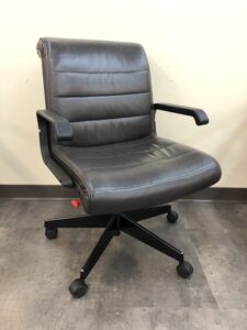 Pre-Owned, Knoll Sapper Management Chair - Brown Leather