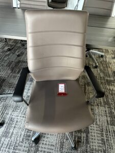 Pre-Owned Global Conference Chair (Thick)