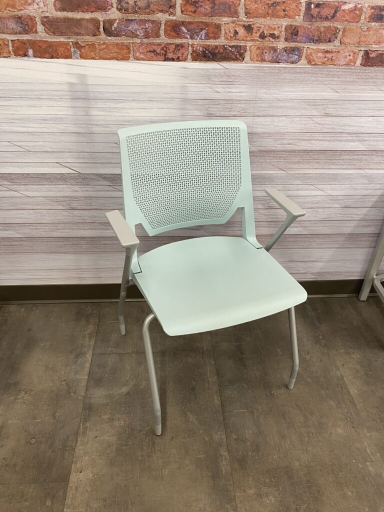 Pre-Owned, Haworth Very Side Chair