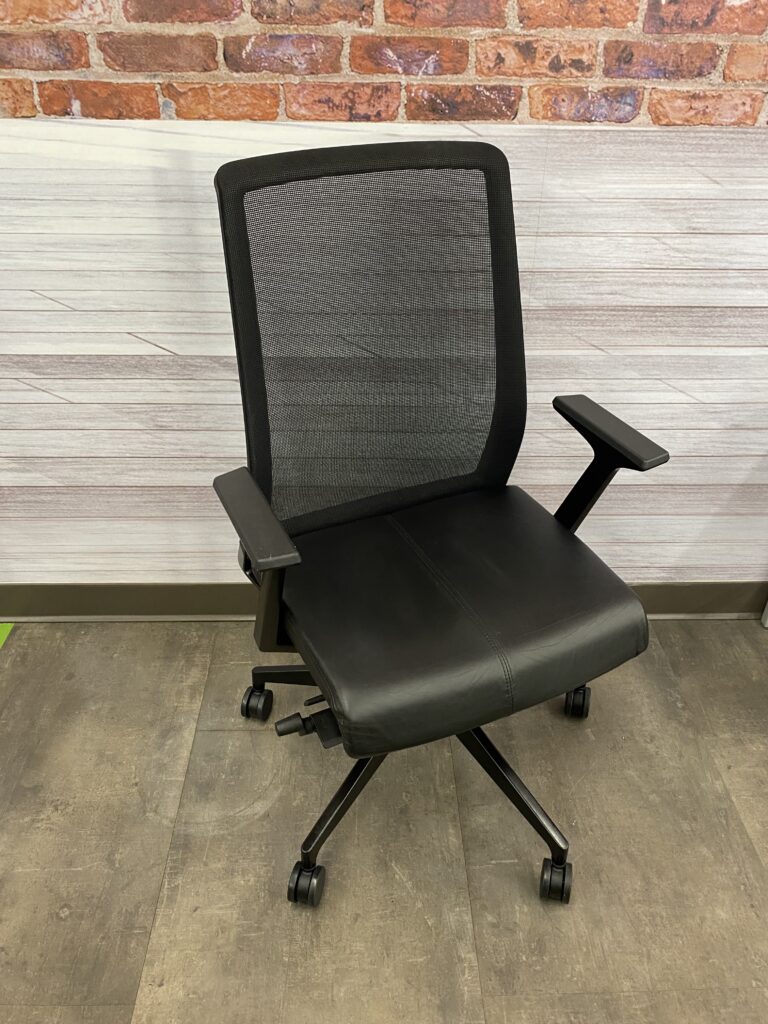 Pre-owned, Haworth Very Task Chair