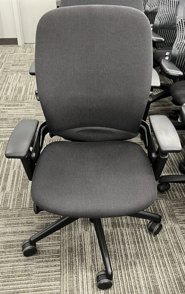 Pre-Owned Steelcase Leap with Knitted Style Seat and Back