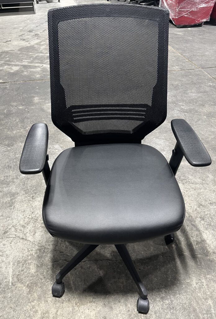 Pre-Owned OTG Task with Leather Seat