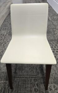 Pre-Owned Bernhardt Resin Treated Fiber Cream Color Chair- Wood Legs
