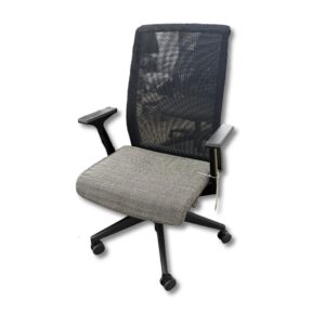 Pre-Owned Haworth Very Task Chair with Fabric Seat and Fabric Back